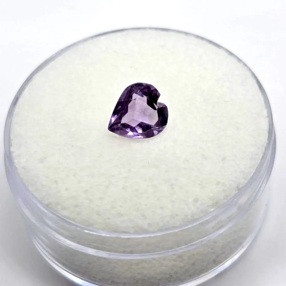 Natural Amethyst Heart Gemstone 1.4ct - Picture 2 of 3
